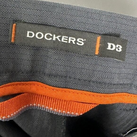 Dockers D3 Mens Dress Pants Grey Trousers Size 38 by 34 Cotton Pockets Minimal - Picture 2 of 12